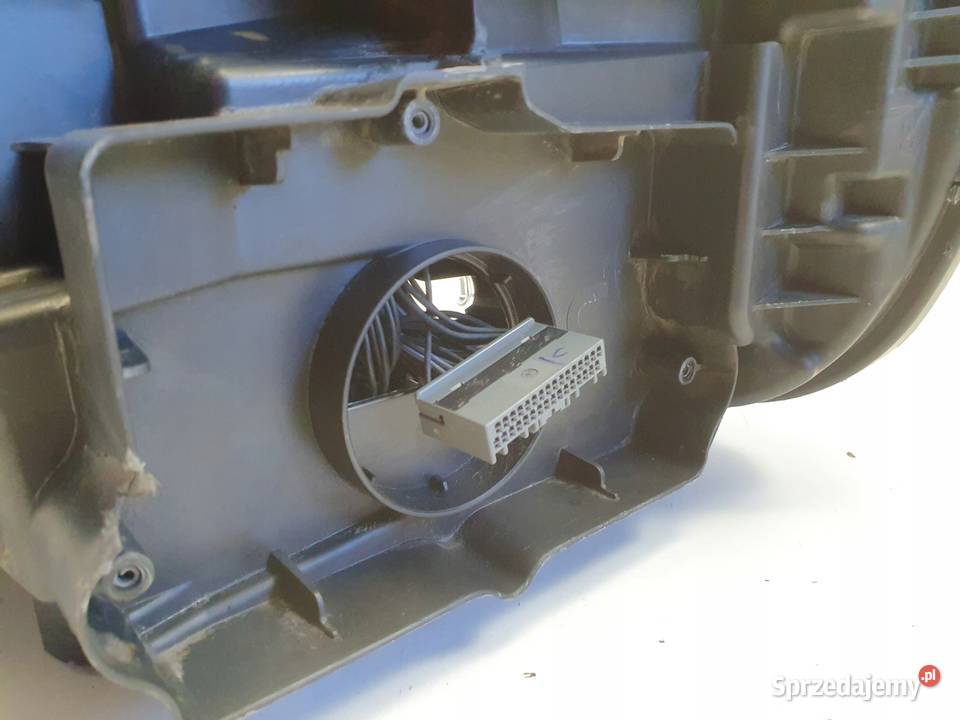 LAMPA Volvo XC90 II 2 LEWY PRZÓD lewa przednia