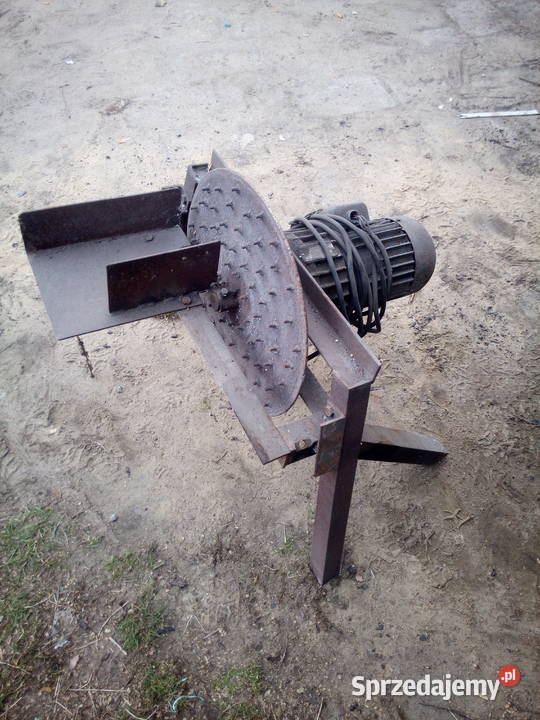 Młocarnia typ DARŁOWO jako eksponat nieuszkodzony Rolnictwo Płachty