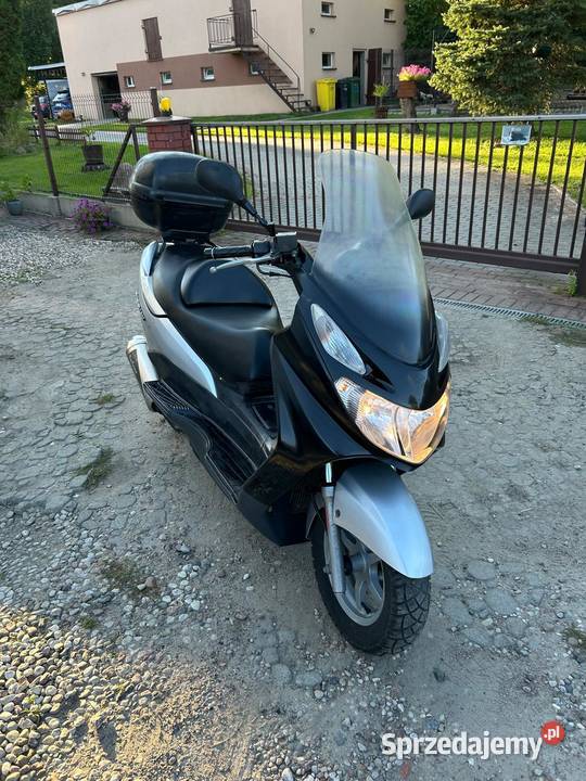 Suzuki Burgman 125 2004 2 kluczyki Kufer garażowany