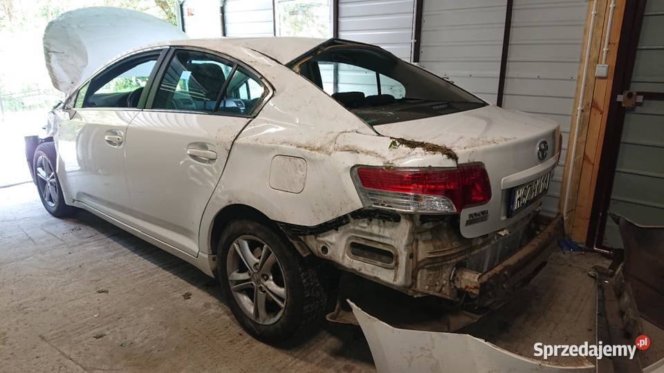 Toyota Avensis 3 silnik T27 wypadku całość na 110000km Hucisko sprzedam