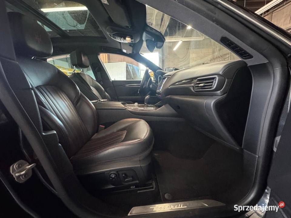 2017 MASERATI LEVANTE S LUXURY Bełchatów