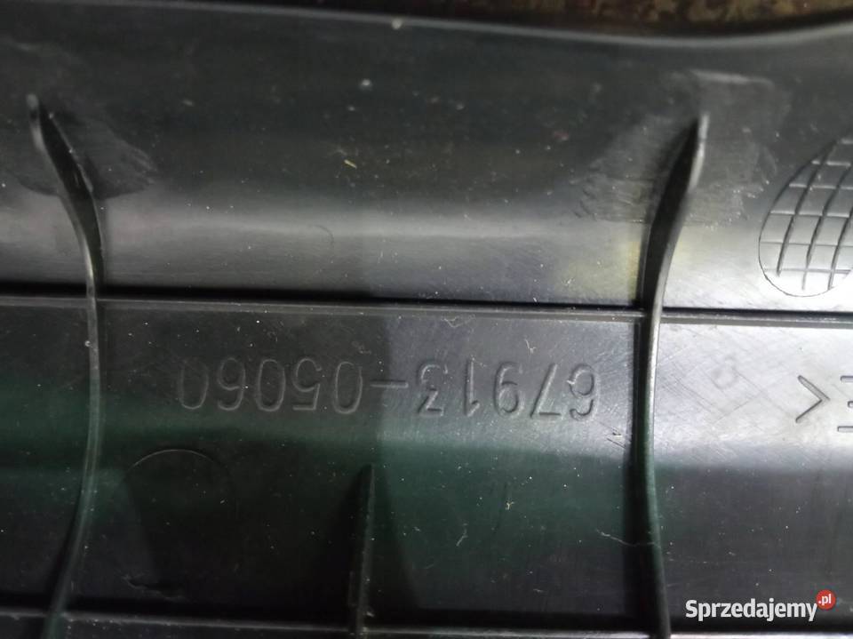 OSŁONA PROGU LEWA PRAWA KOMPLET T27 Toyota Rok produkcji 2011