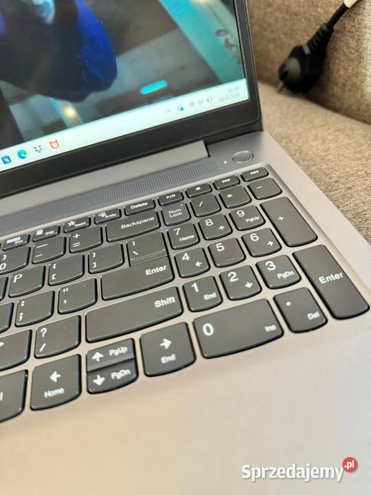 Laptop Lenovo AMD Ryzen 3 7320U pomorskie