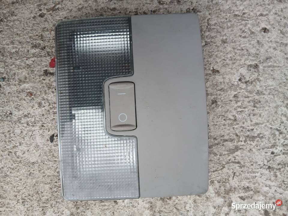 Oświetlenie kabiny Audi A6 C5 oryginał lampka Szczerbice