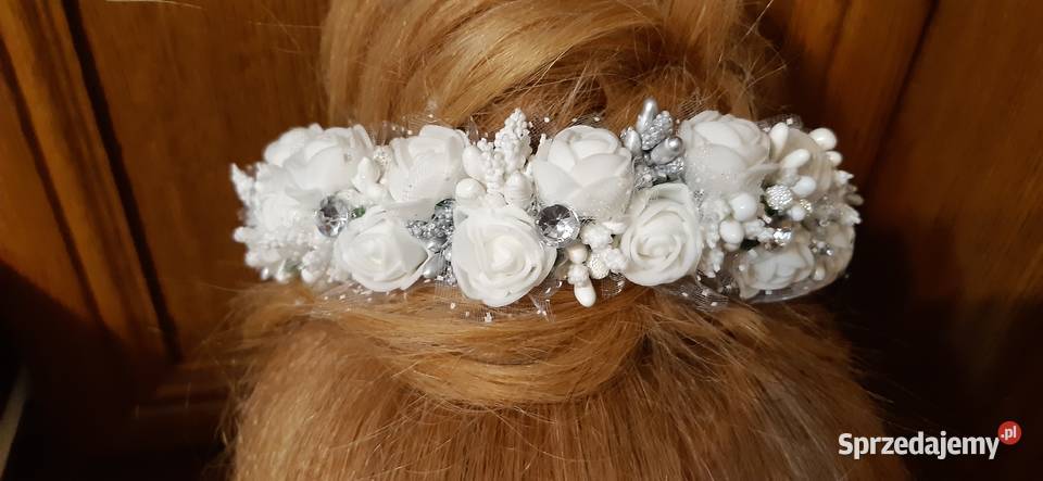 Wianek komunijny bialo srebrny na kok Borów