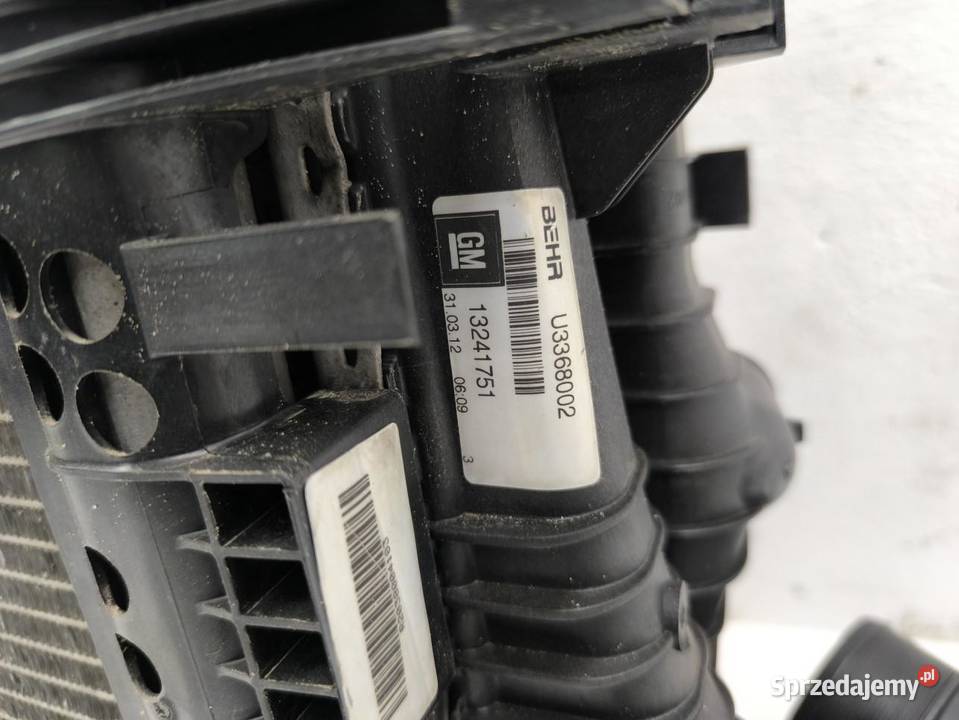CHŁODNICA KOMPLET WENTYLATOR OPEL INSIGNIA A