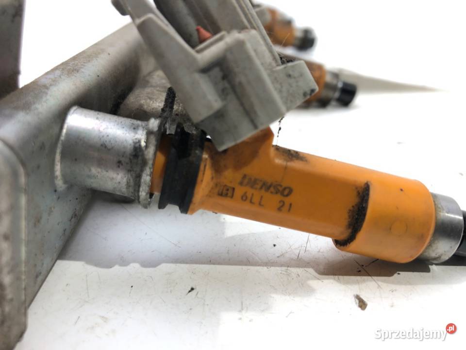 LISTWA WTRYSKOWA WTRYSKIWACZE SUZUKI SWIFT III osobowe