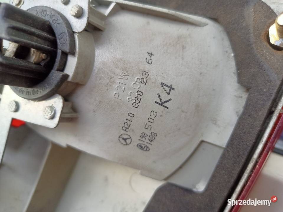 Mercedes W210 kombi lampa tył tylna lewa w klapę łódzkie Sieradz