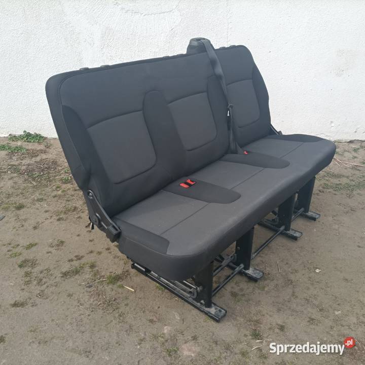 Tylną łwaka Renault Trafic 20202023 sprzedam