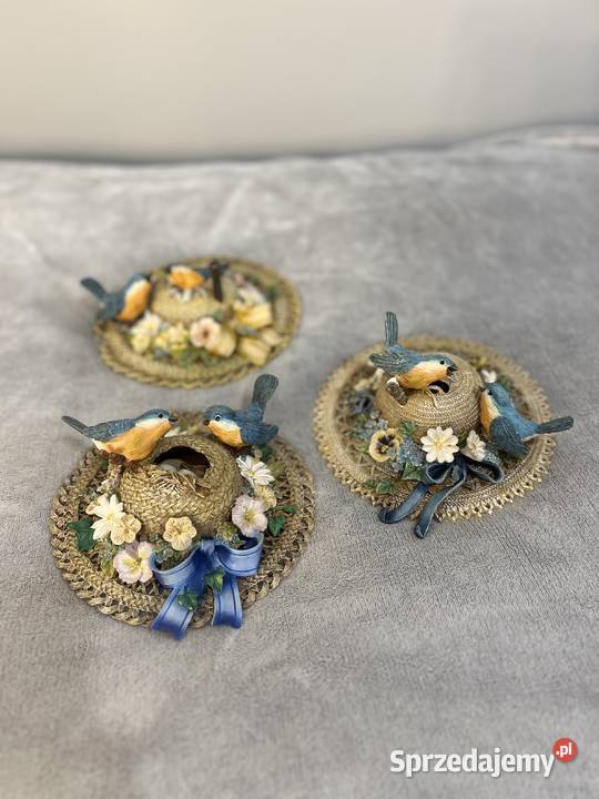 Bonnet Birdhouses Chitter chatter a special one