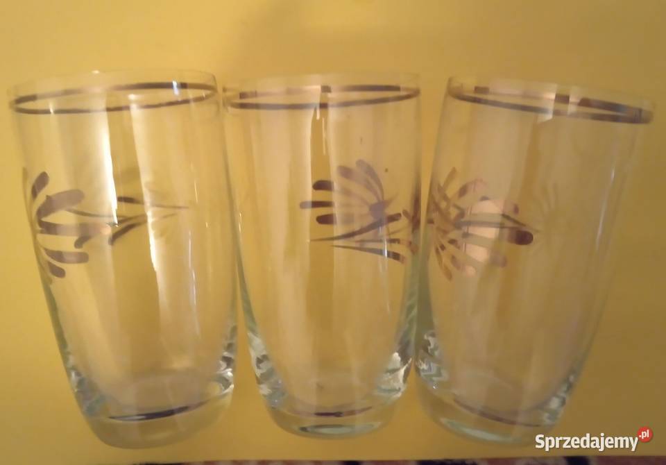 Sprzedam zestaw ze szkła literatki i kieliszki z