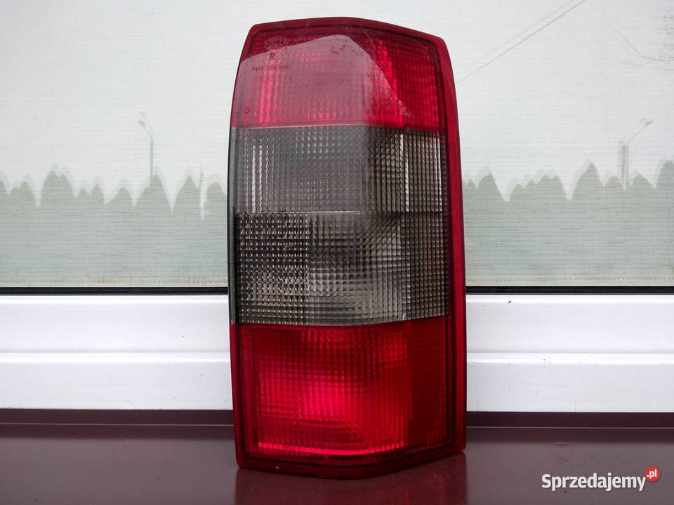 Opel Omega B kombi Caravan lampa tył tylna prawa Sieradz