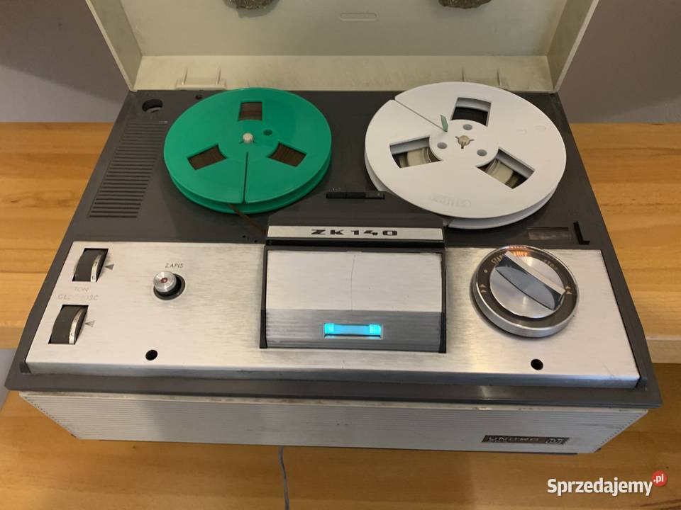 Sprzedam magnetofon szpulowy ZK 140 super stan....