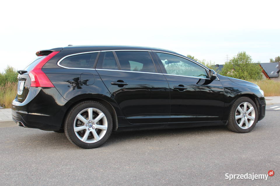 Volvo V60 lift 2016 20 turbo benzyna 245 automat centralny zamek pomorskie sprzedam