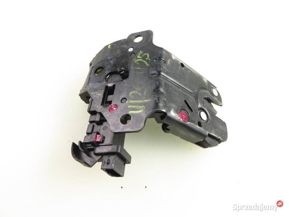 ZAMEK KLAPY AUDI A4 B7 8P4827505C