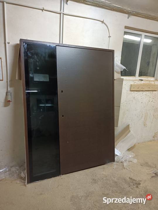 Drzwi drewniane z dostawka zewnętrzne Drzwi zewnętrzne sprzedam