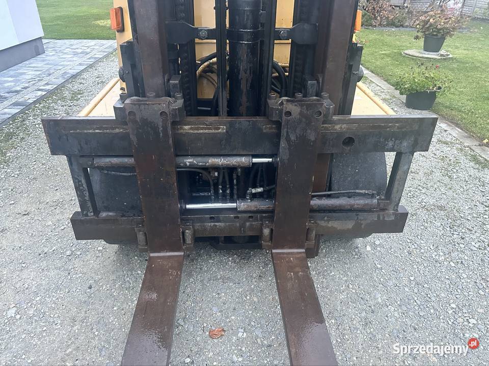 Wózek wielowy CAT 4t 42m lpg automat triplex łódzkie Pajęczno sprzedam