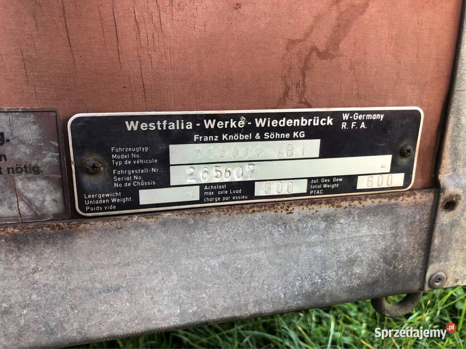 Przyczepka lekka z plandeką 600 Westfalia towarowe Wołów sprzedam
