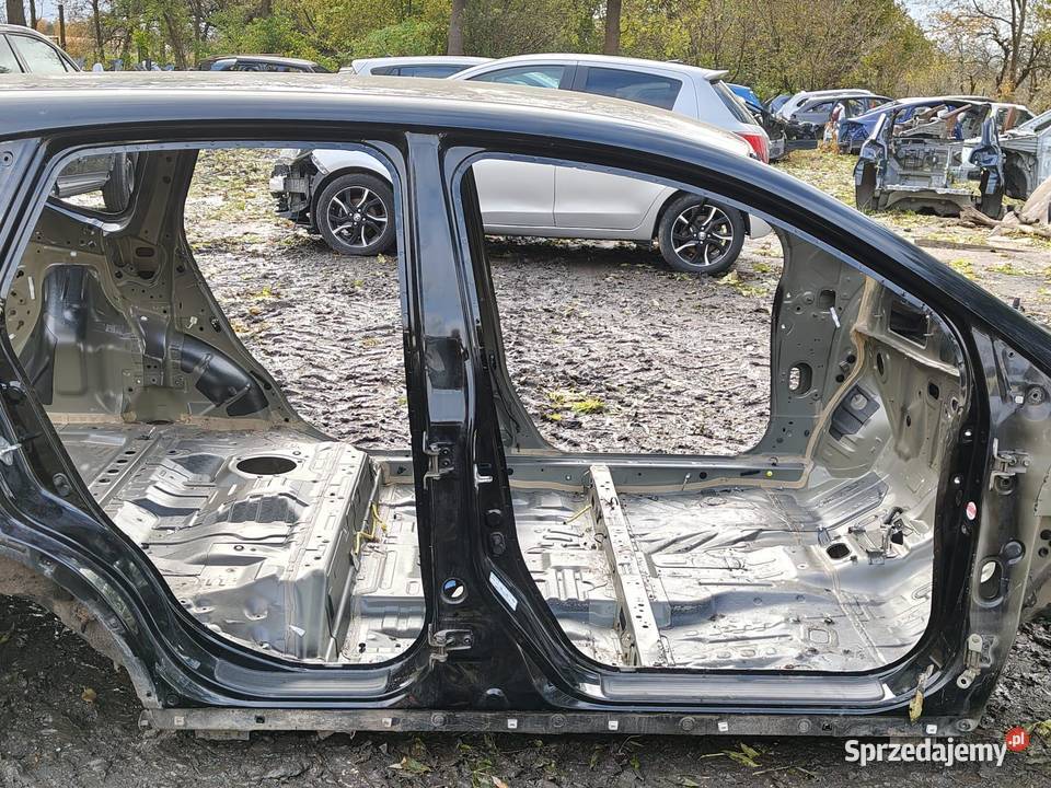 PRÓG SŁUPEK PRAWY BOK NH731P HONDA CRV CRV IV sprzedam