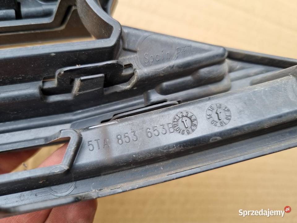 GRILL ATRAPA VW TOURAN II 5TA853653B 5TA853655 Karoseria