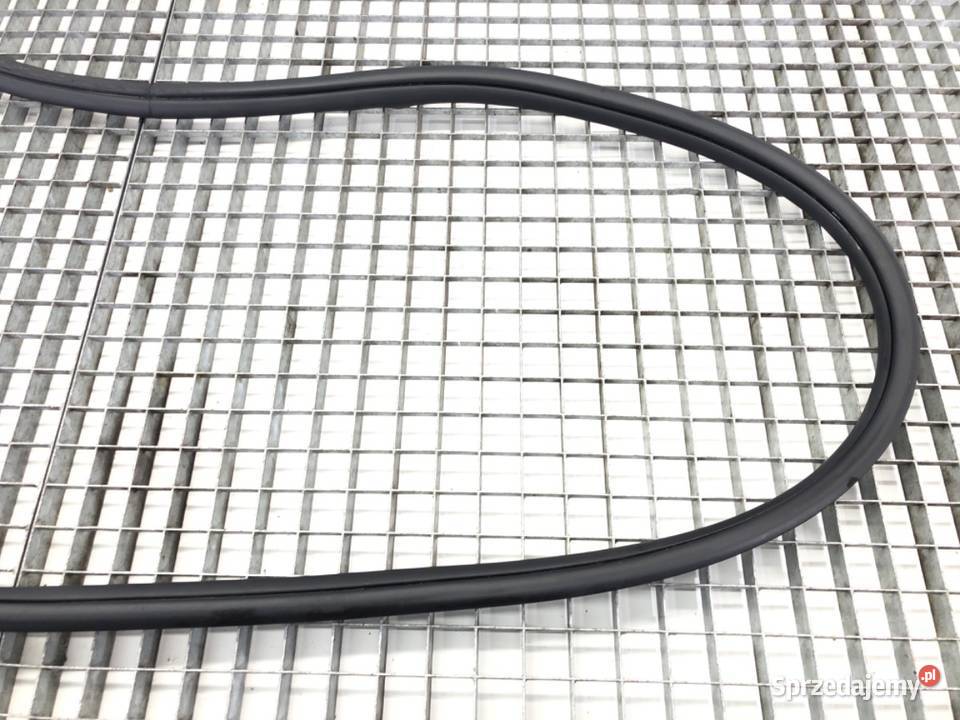 USZCZELKA DRZWI PRZÓD PRAWA BMW F30 Hatchback