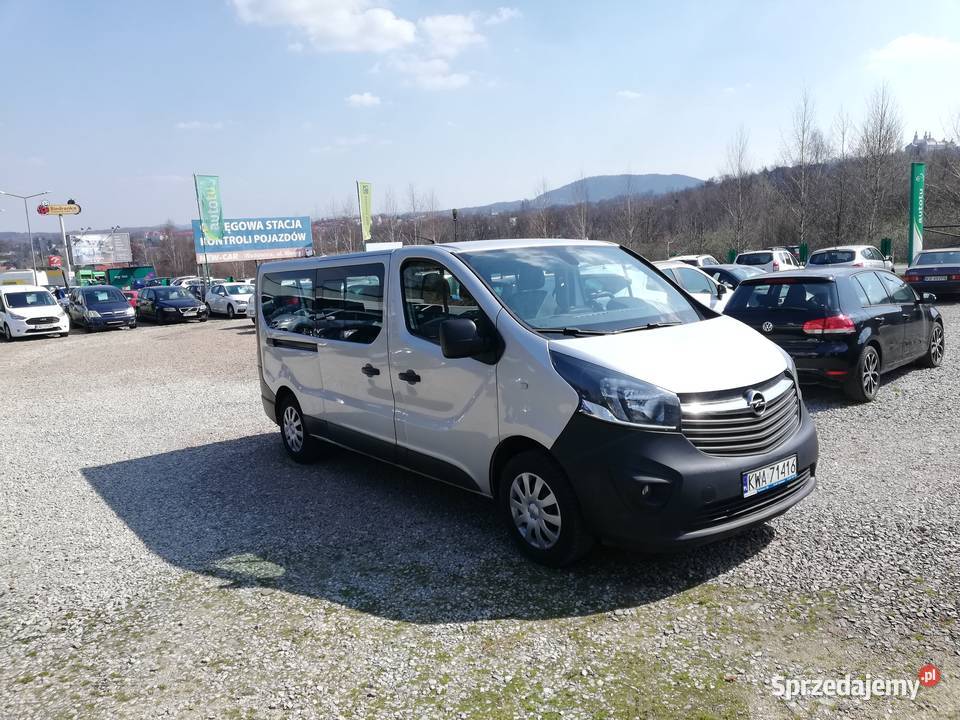 Opel Vivaro II 9osobowy6drzwiowy garażowany Vivaro Kalwaria Zebrzydowska sprzedam