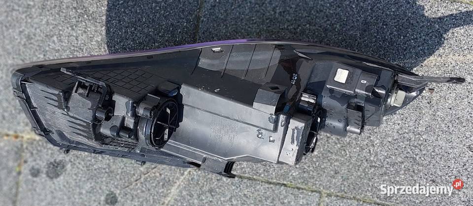 Hyundai IX20 2009 2010 2011 lampa przód prawa Byków
