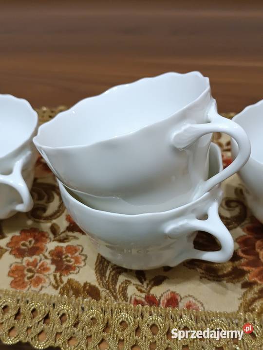 Biała porcelana filiżanki