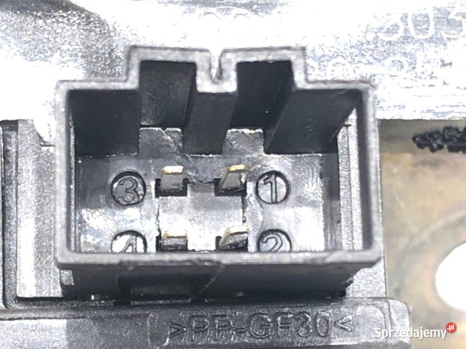 ZAMEK KLAPY TYŁ VW PASSAT B8 SedanLimuzyna