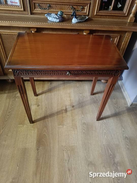 Biurko stolik drewniany rzeźbiony 73cm Lipno