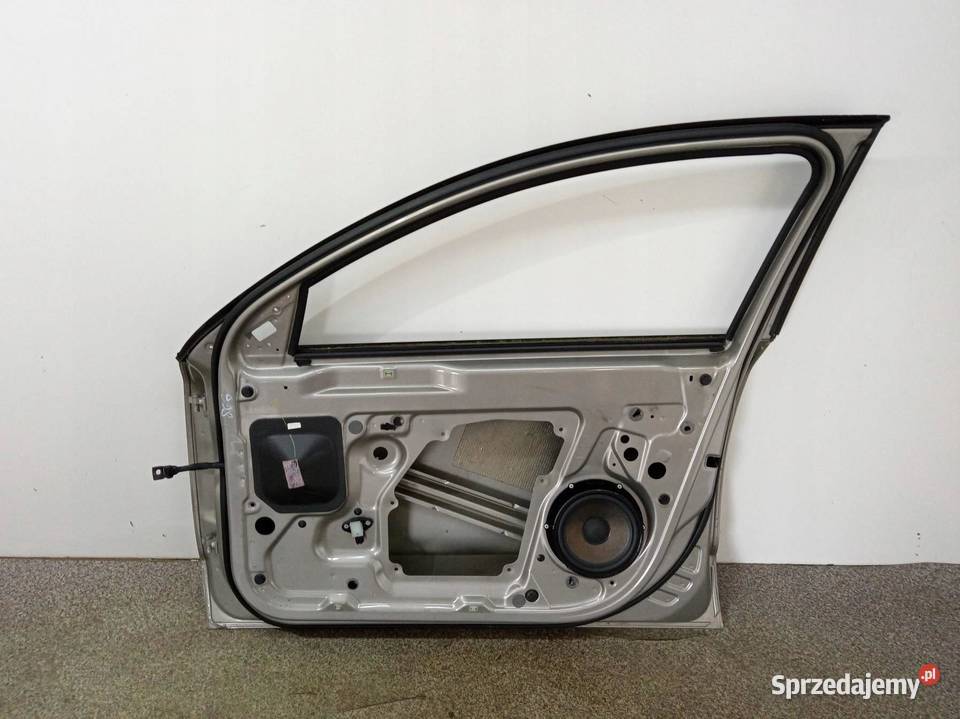 DRZWI PRAWE PRZÓD Skoda Superb II 20082015 Rok produkcji 2011