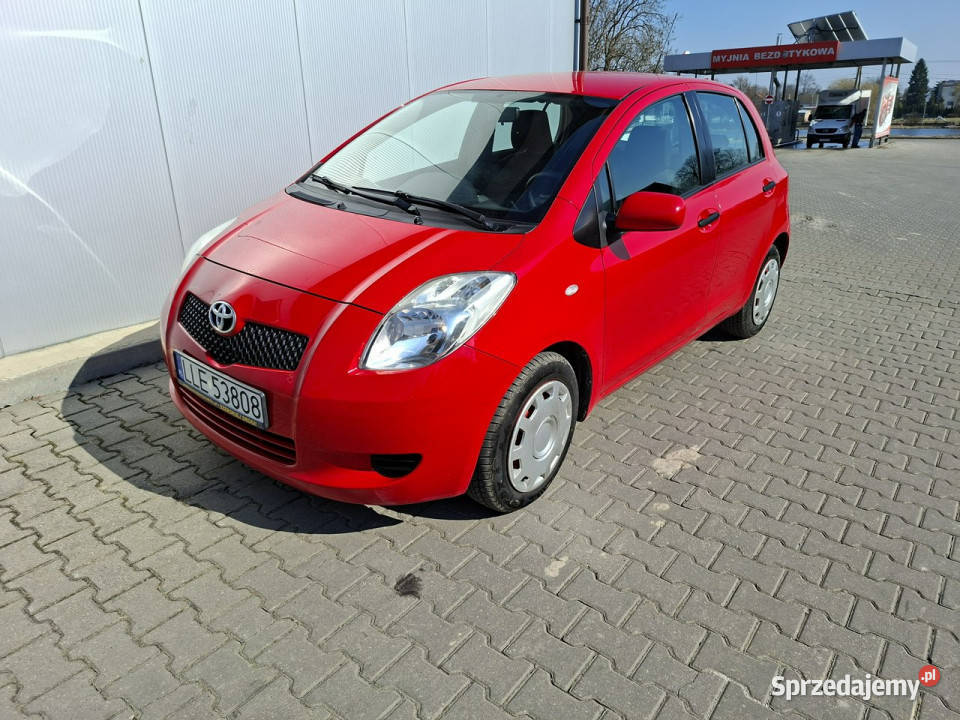 Toyota Yaris 13 benzyna na łańcuchu 5 drzwi Yaris Jacków sprzedam