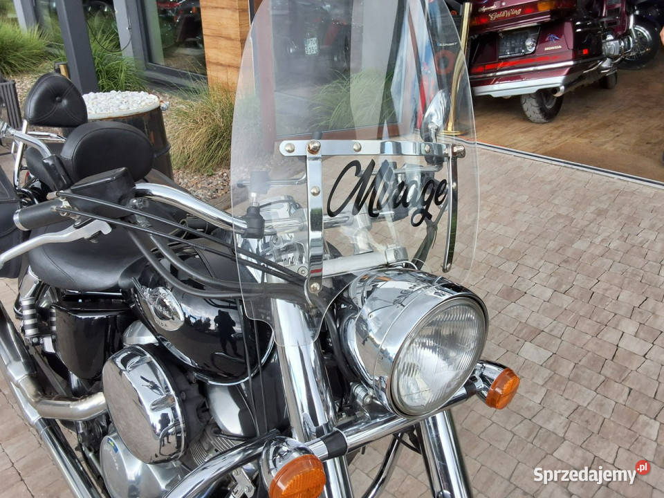 Honda Shadow HONDA VT750 SHADOW C Piękna i Honda Stare Miasto