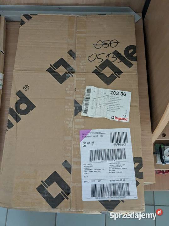 Osłona metalowa maskownica Legrand XL 400 020336 Produkcja mazowieckie Warszawa