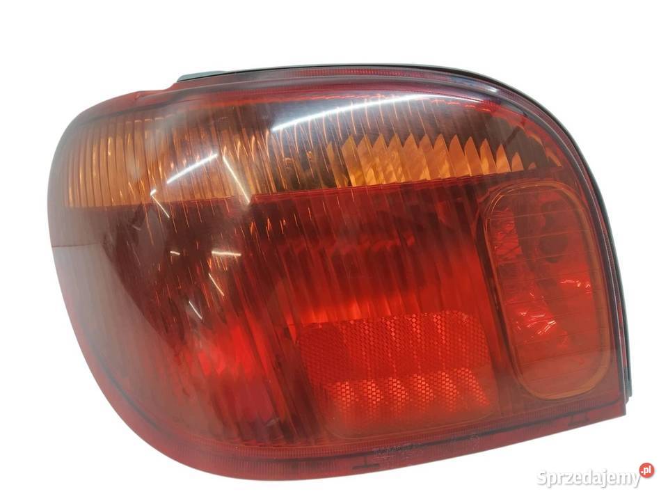 LAMPA TYŁ LEWA LIFT Toyota Yaris I 19992005 Rok produkcji 2004