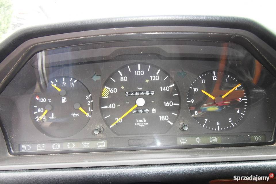 Mercedesa 124 200 D sprzedam garażowany lubelskie Świdnik sprzedam