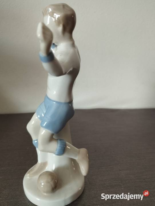 figurka porcelanowa sygnowana śląskie Chorzów