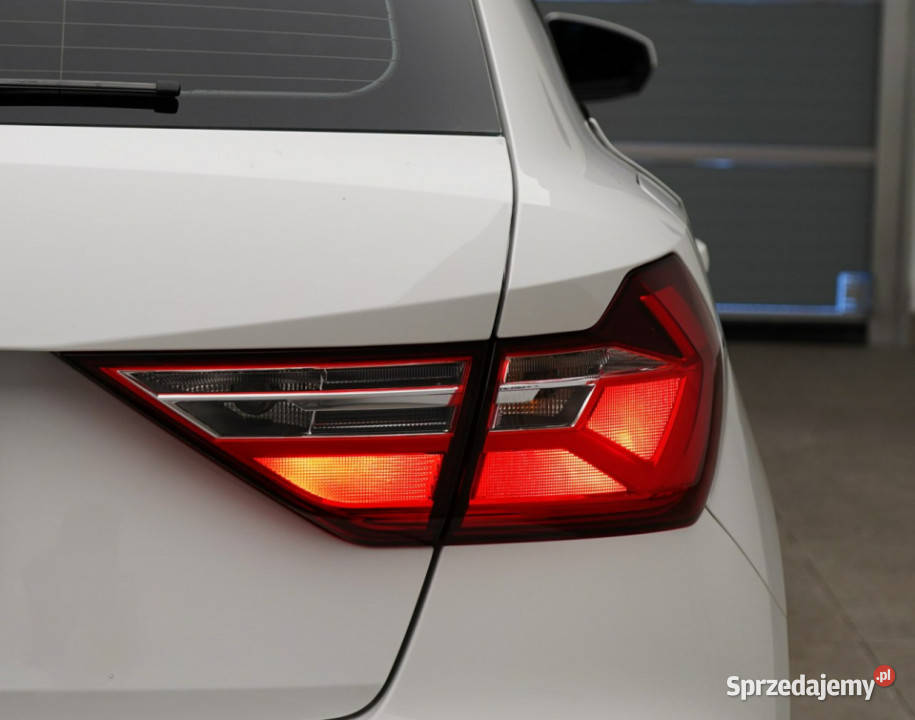 Audi A1 30 TFSI 110 manual Smartphone interface komputer pokładowy Kielce