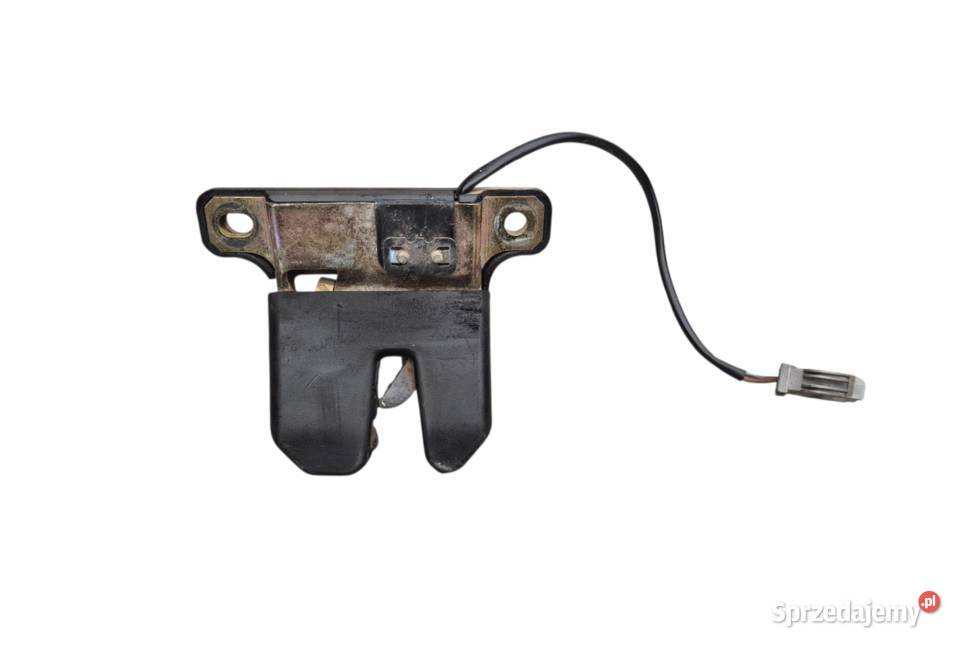ZAMEK KLAPY BAGAŻNIKA AUDI 80 B4 SEDAN osobowe Działoszyce
