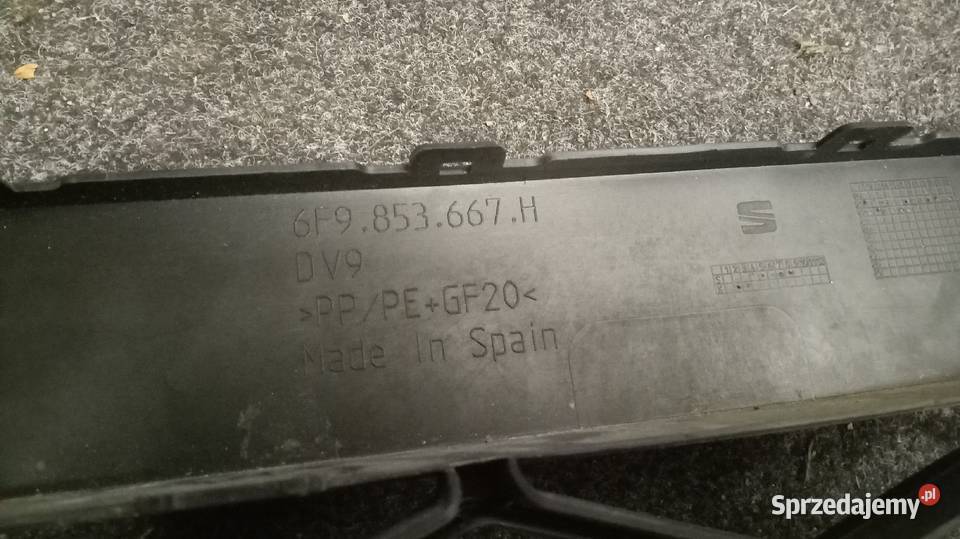 Seat Arona 6f9 2021 atrapa środkowa zderzaka