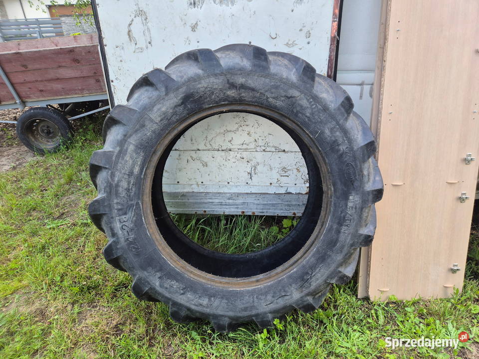 Opona rolnicza 12428 Ursus C330 opona tył Ursus Bucze