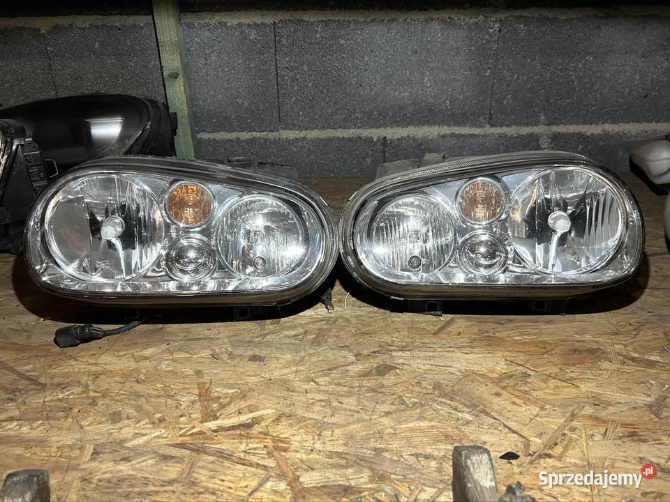 Lampa prawy lewy przód Vw golf IV oryginał
