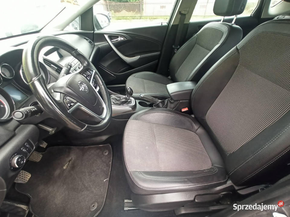 Opel Astra cosmo serwisowany stan J 20092019 światła przeciwmgielne Rzeszów