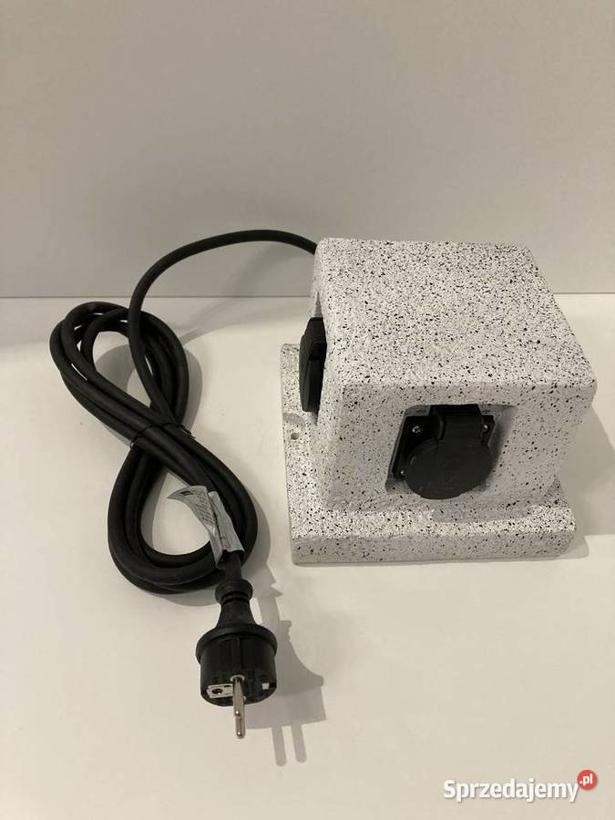 Gniazdo ogrodowe kwadratowe o wyglądzie kamienia