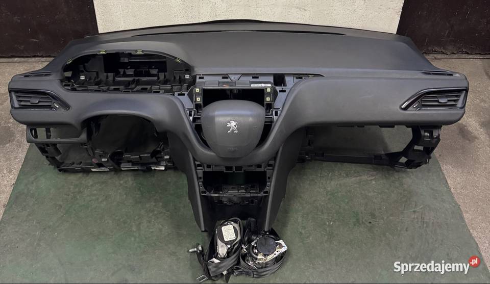Deska rozdzielcza Peugeot 208 Grabów nad Prosną sprzedam