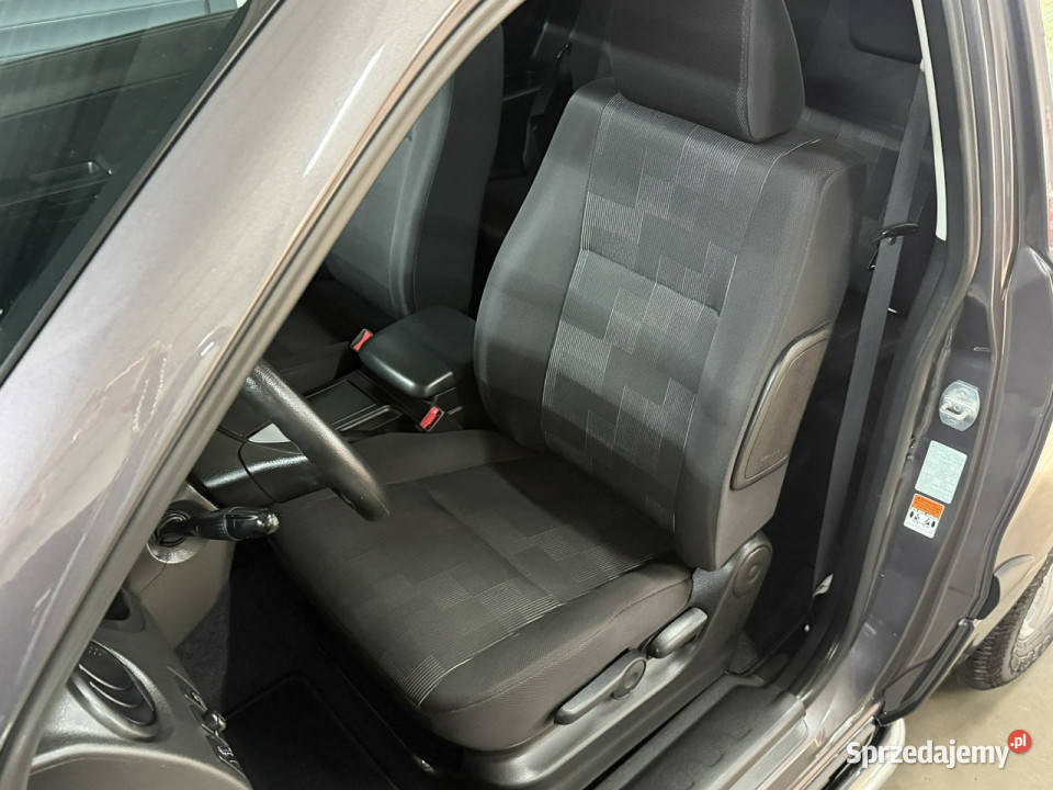Suzuki Grand Vitara NOWA 49tyśkm Salon Zero grafitowy Chechło
