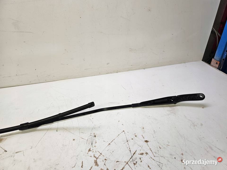 RAMIĘ WYCIERACZKI PRAWE AUDI A6 C7 A7 4G1955408D Przystajń