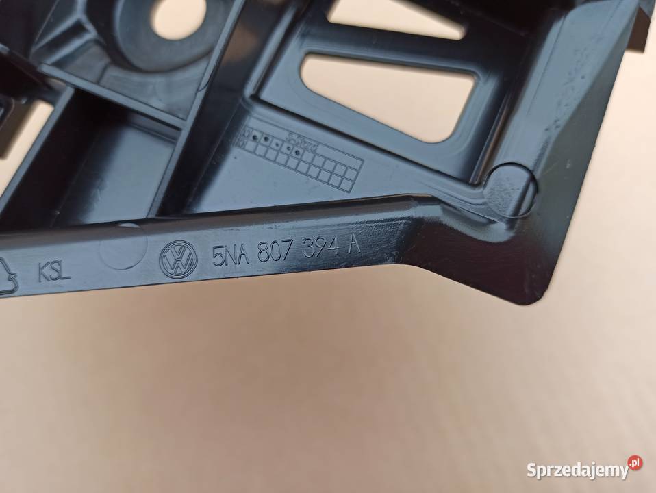 VW TIGUAN II ŚLIZG ZDERZAKA PRAWY TYŁ 5NA807394A osobowe Bieleń