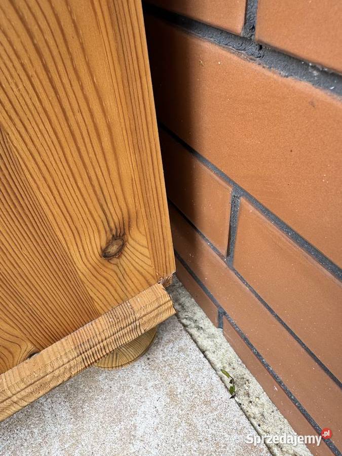 Komoda drewniana stylowa sosnowa wąska szafka Sulbiny sprzedam