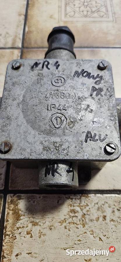 Lata 70 teAluminiumOdgałęźnik instalacyjnyrozeta Barlinek